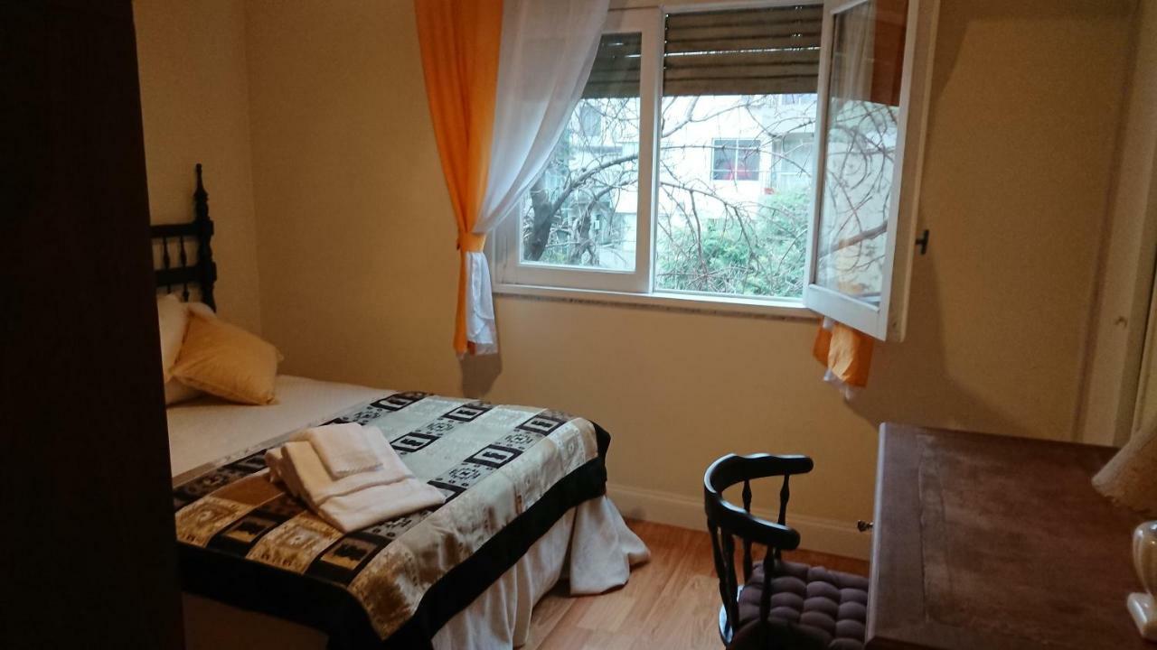 Excelente Departamento Con Balcon A La Calle Sobre Avenida Buenos Aires Exterior foto