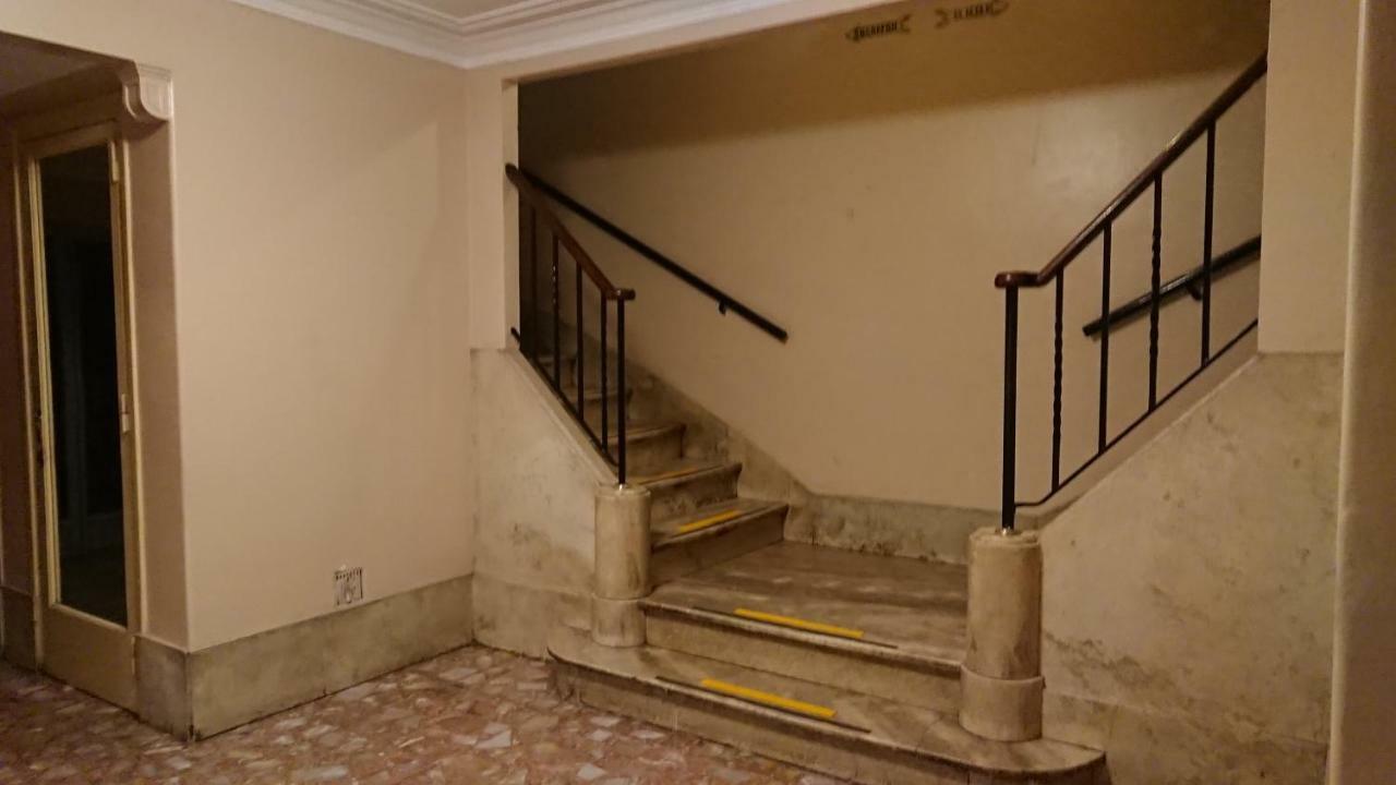 Excelente Departamento Con Balcon A La Calle Sobre Avenida Buenos Aires Exterior foto