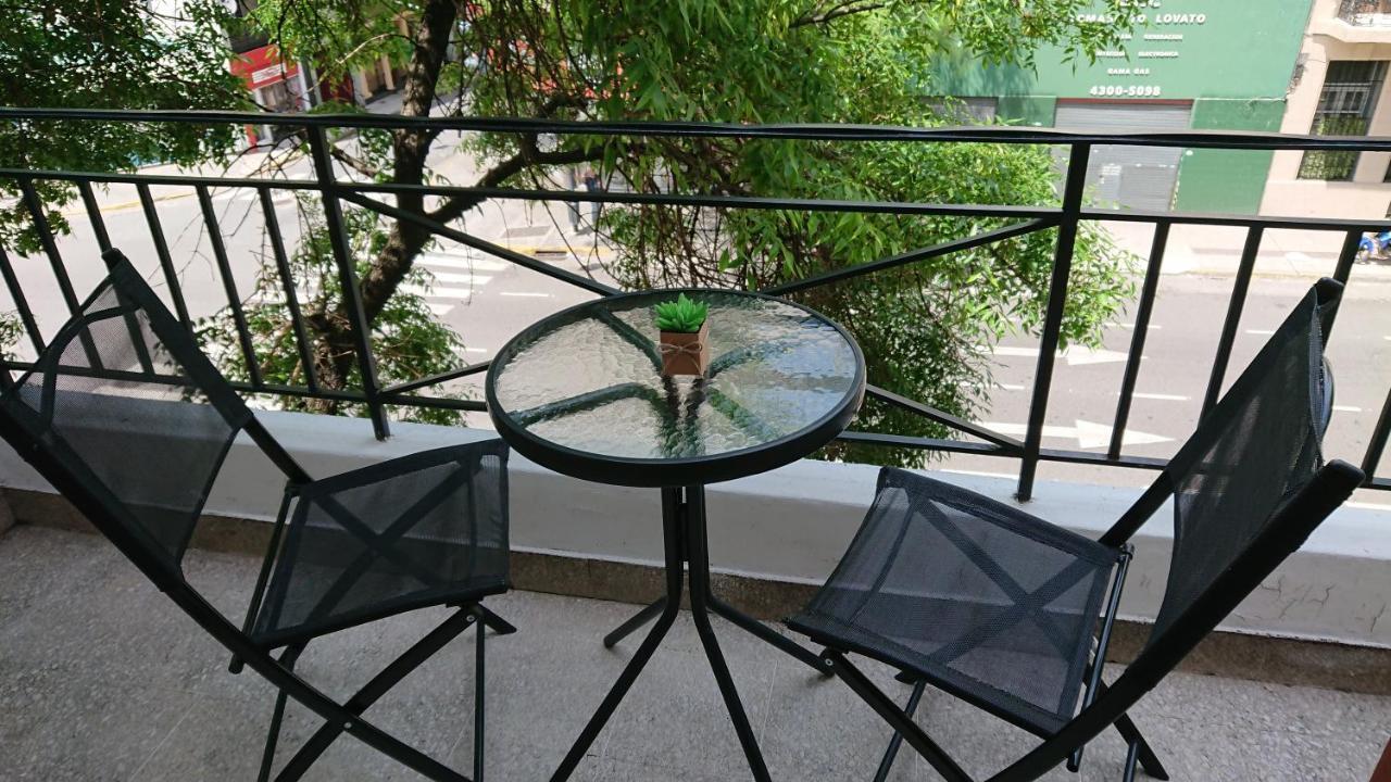 Excelente Departamento Con Balcon A La Calle Sobre Avenida Buenos Aires Exterior foto